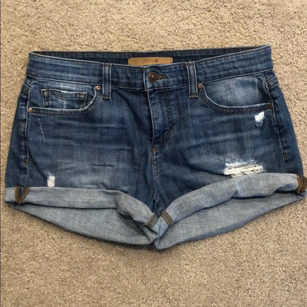 Joe’s distressed mid rise Jean short